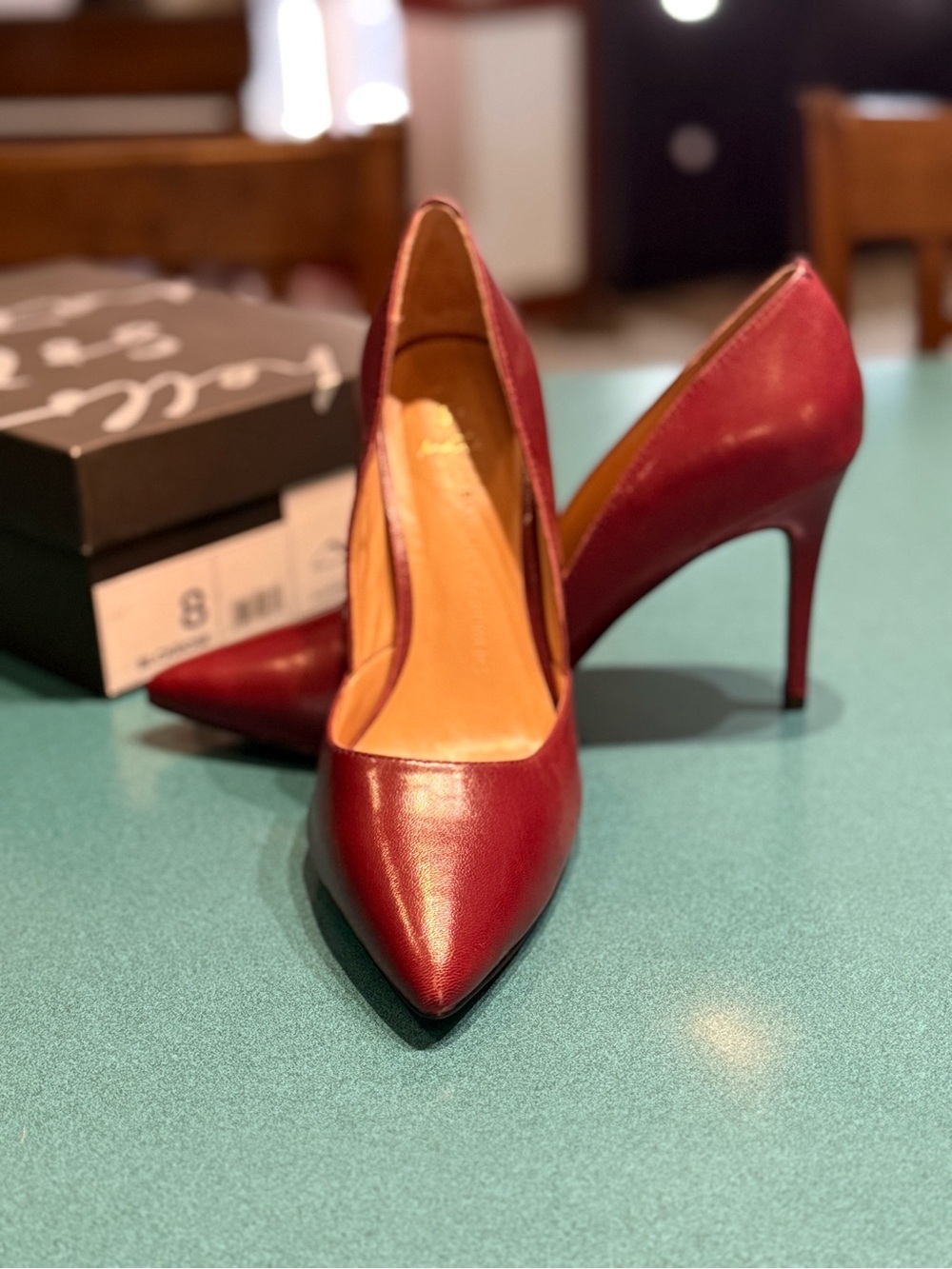 Banana Republic Damsel Dorsay Pointed-Toe Stiletto Pumps BRAND NEW Burgundy